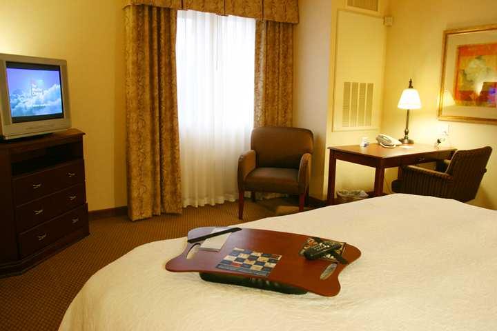 Hampton Inn & Suites Burlington Dış mekan fotoğraf