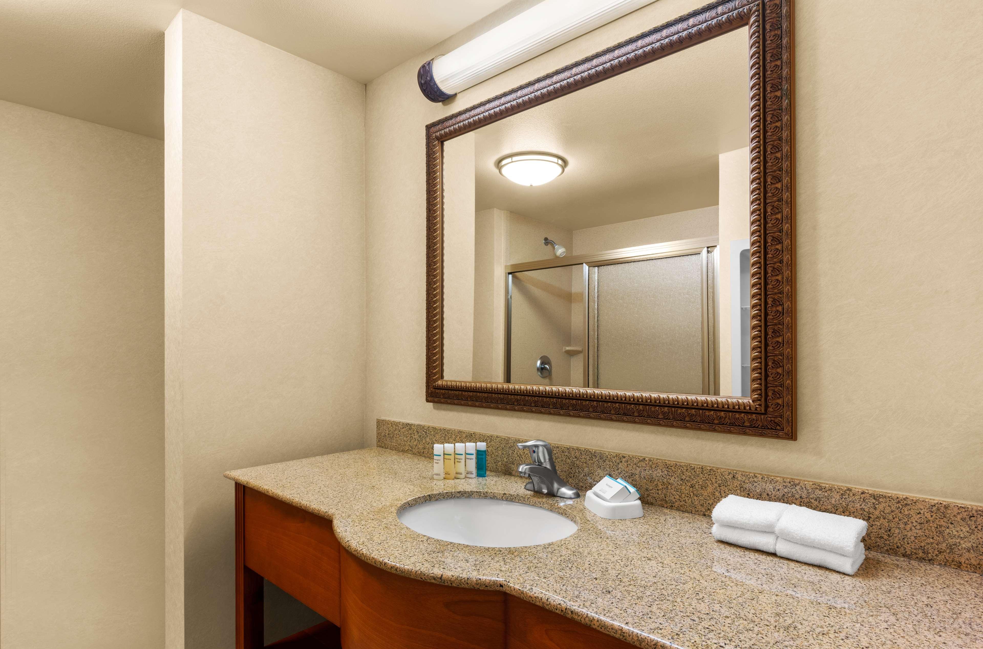 Hampton Inn & Suites Burlington Dış mekan fotoğraf
