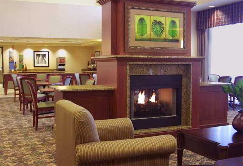 Hampton Inn & Suites Burlington Restoran fotoğraf